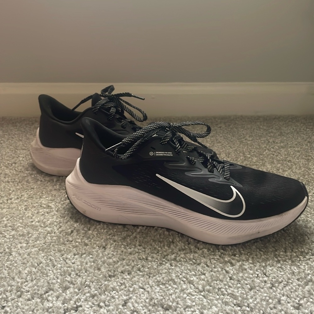 Nike Women’s Air Zoom Winflo 7